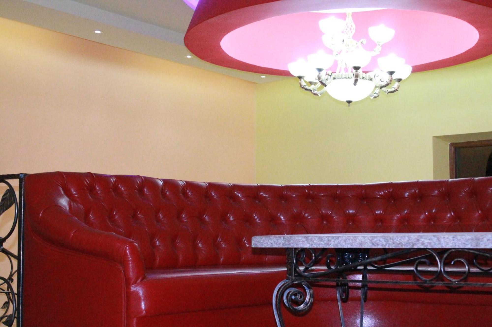 Princ Plaza Hotel Jerevan Buitenkant foto