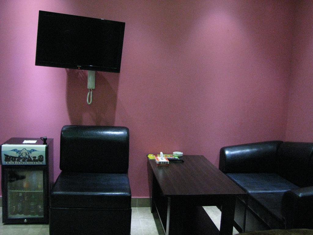 Princ Plaza Hotel Jerevan Buitenkant foto