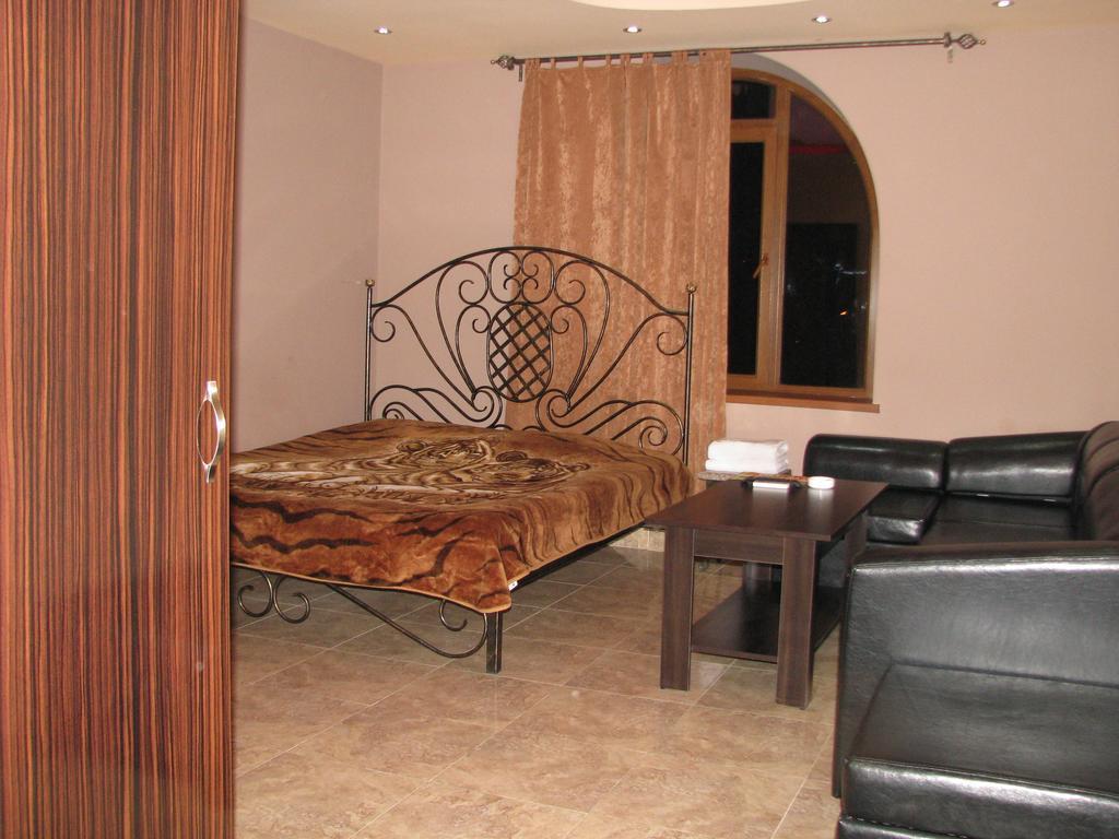 Princ Plaza Hotel Jerevan Kamer foto
