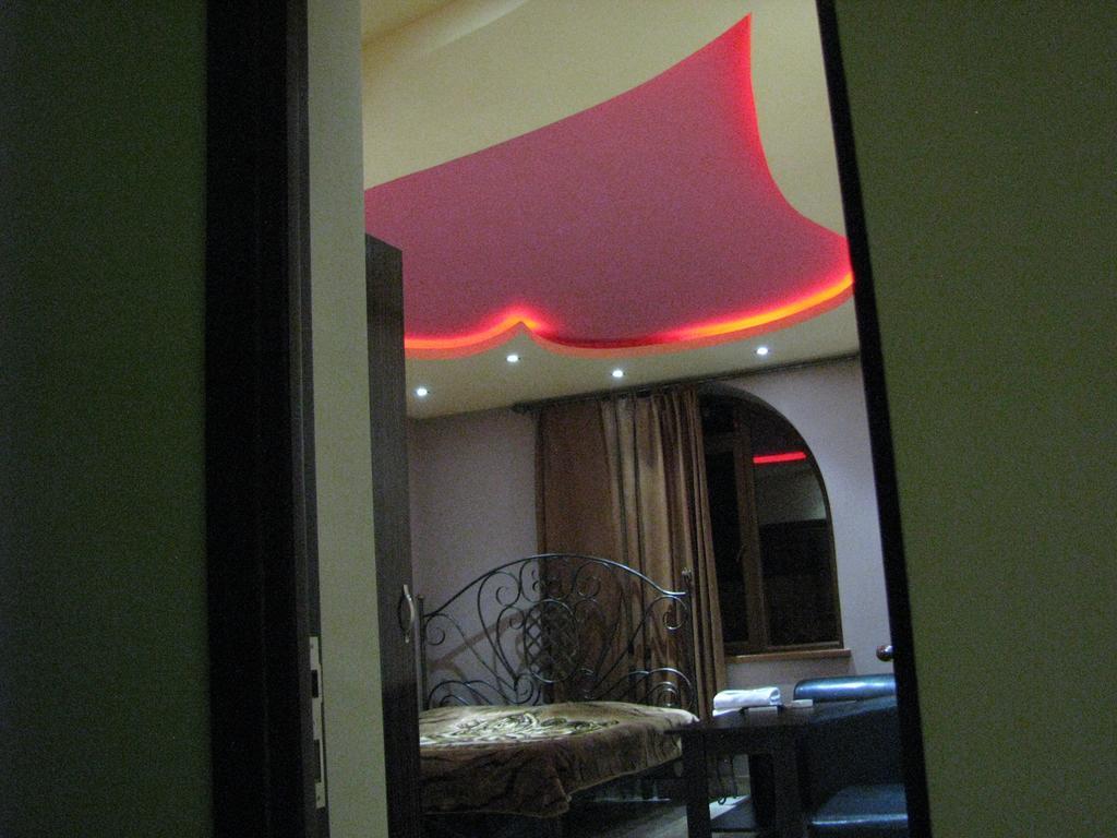 Princ Plaza Hotel Jerevan Kamer foto