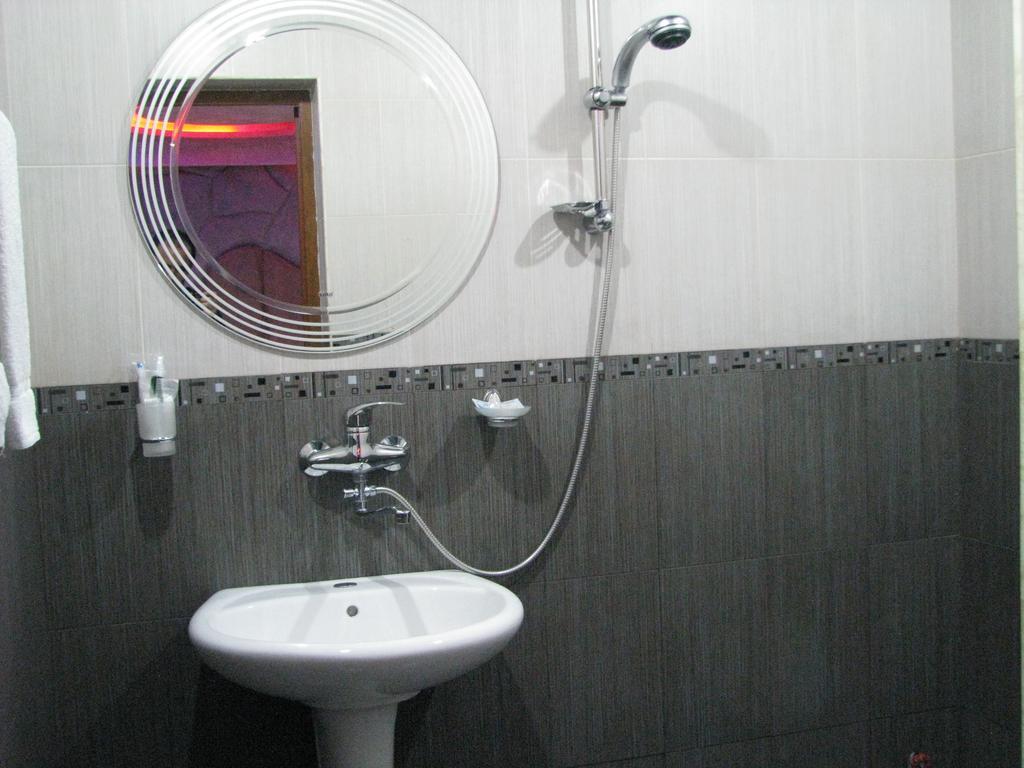 Princ Plaza Hotel Jerevan Kamer foto