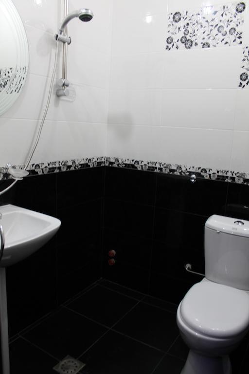Princ Plaza Hotel Jerevan Buitenkant foto